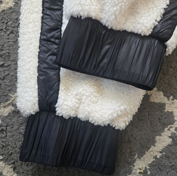 Fabletics Alaska Fleece Jogger Tusk/Black XS - Picture 11 of 14